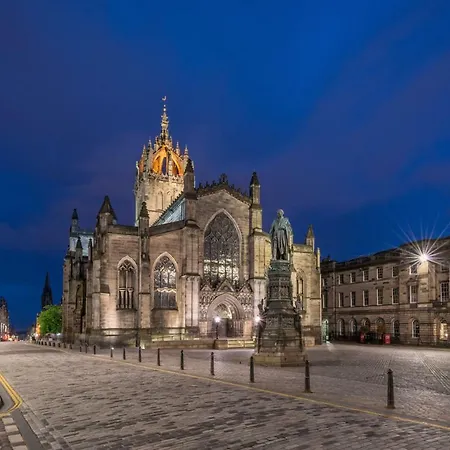 Royal Mile St Giles St Apartment Edinburgh Exterior photo